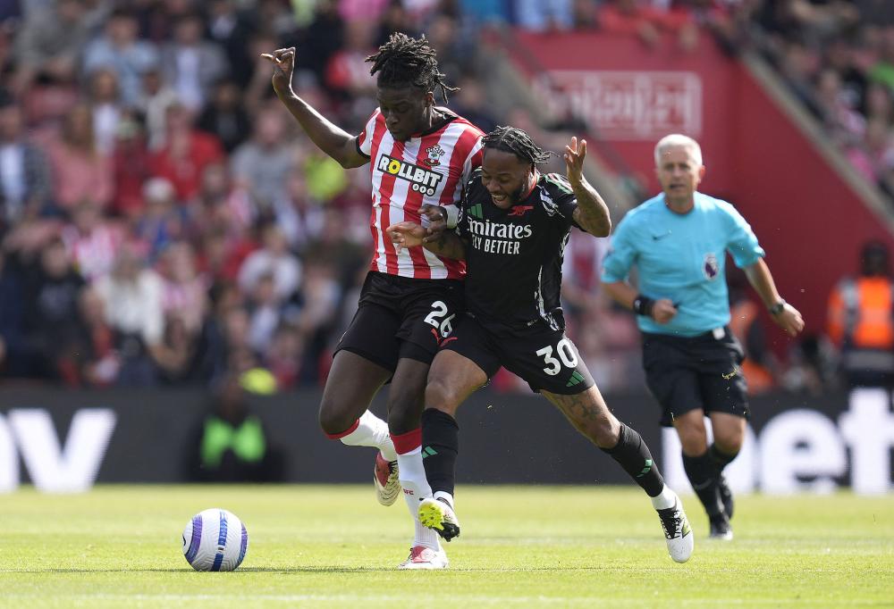 英超战报：曼城逆转切尔西,