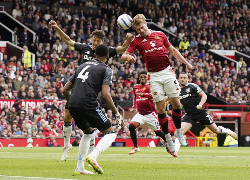 横看成岭侧成峰，乔治娜晒出差照秀出傲人身材