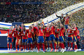 国足新主帅引发热议